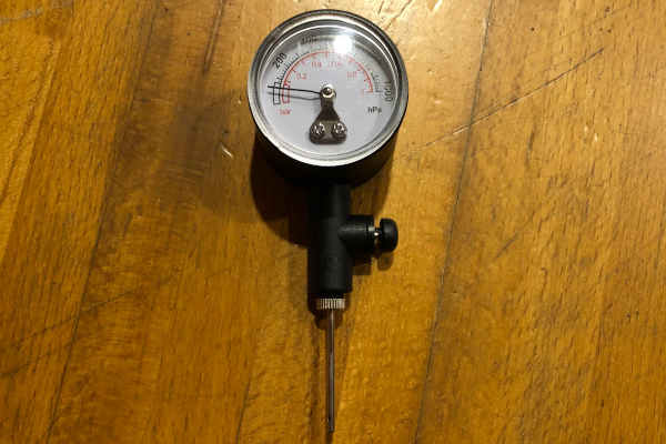 ボール用空気圧計